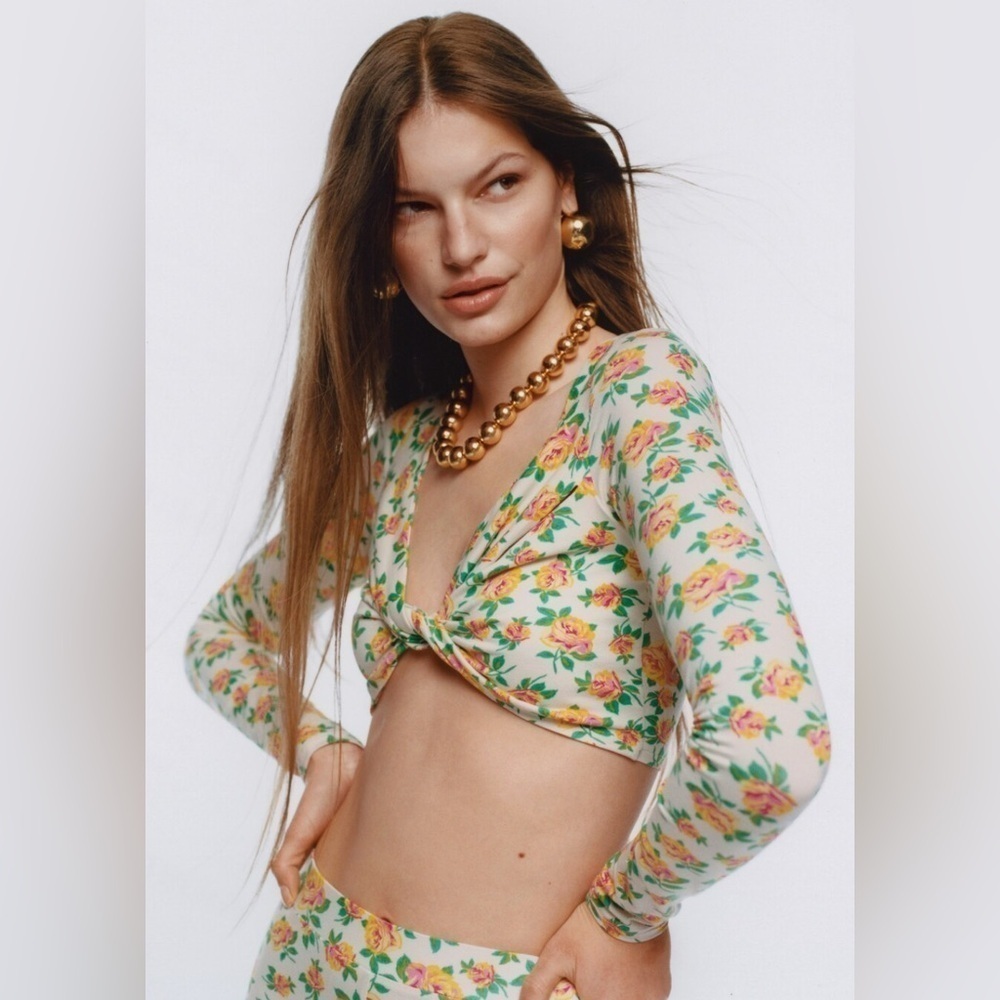 Floral Twist-Front Crop Top vacation resort wear boho revival spring break